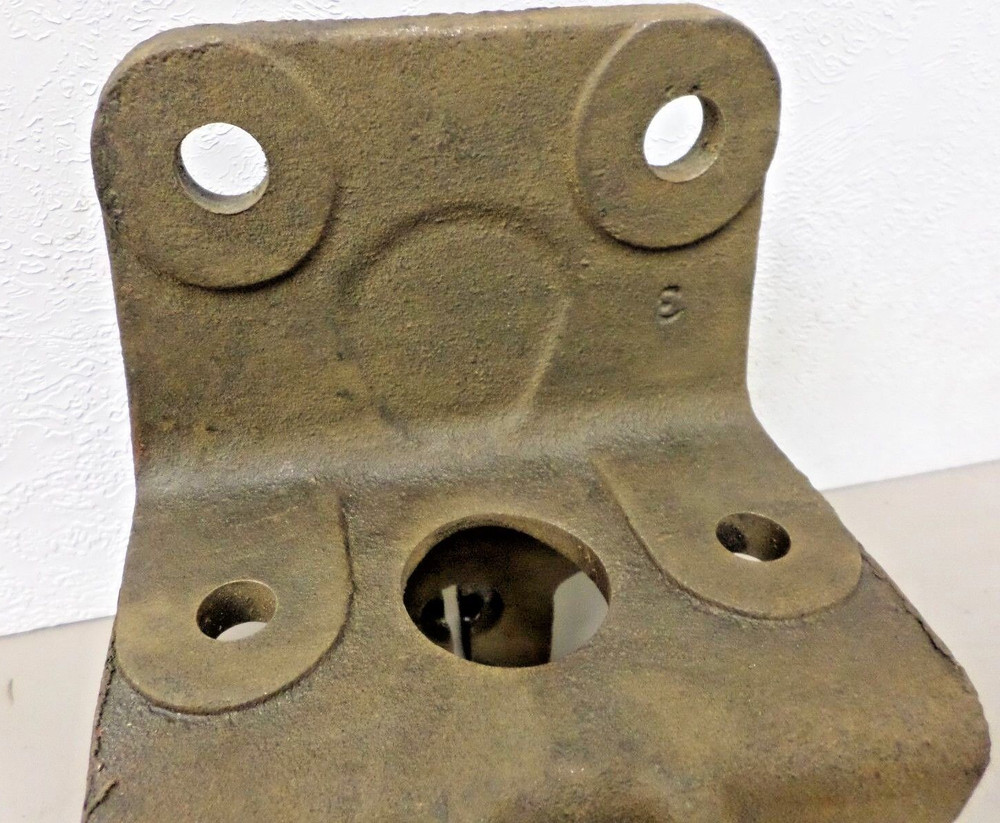 International IH Leaf Spring Hanger L-431