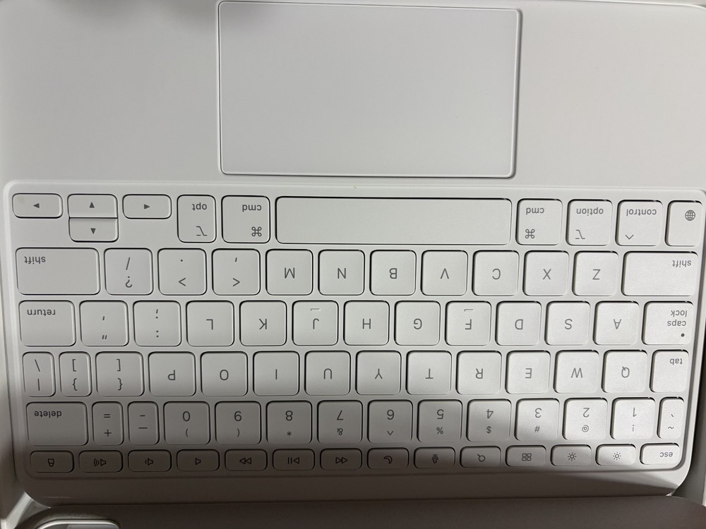 Apple - Magic Keyboard Folio for iPad (A16) - White MQDP3LL/A