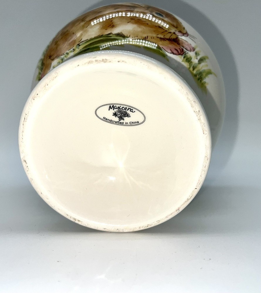 Maxcera Easter bunny rabbit ceramic bucket basket 5" tall with wood handle GUC