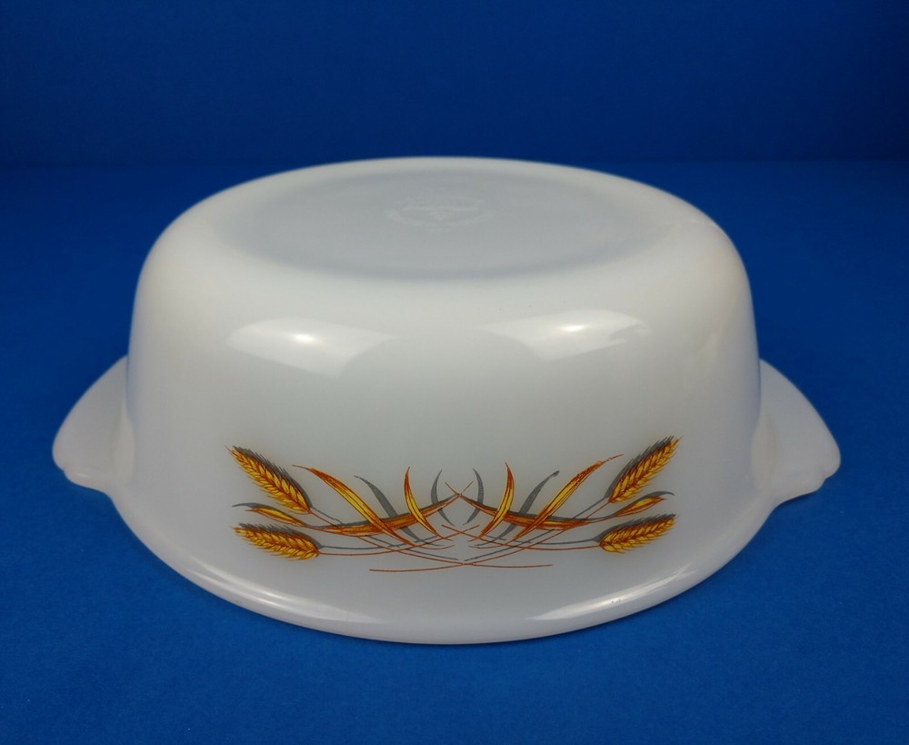 Fire-King 1 Quart Golden Wheat Round Casserole Dish 447