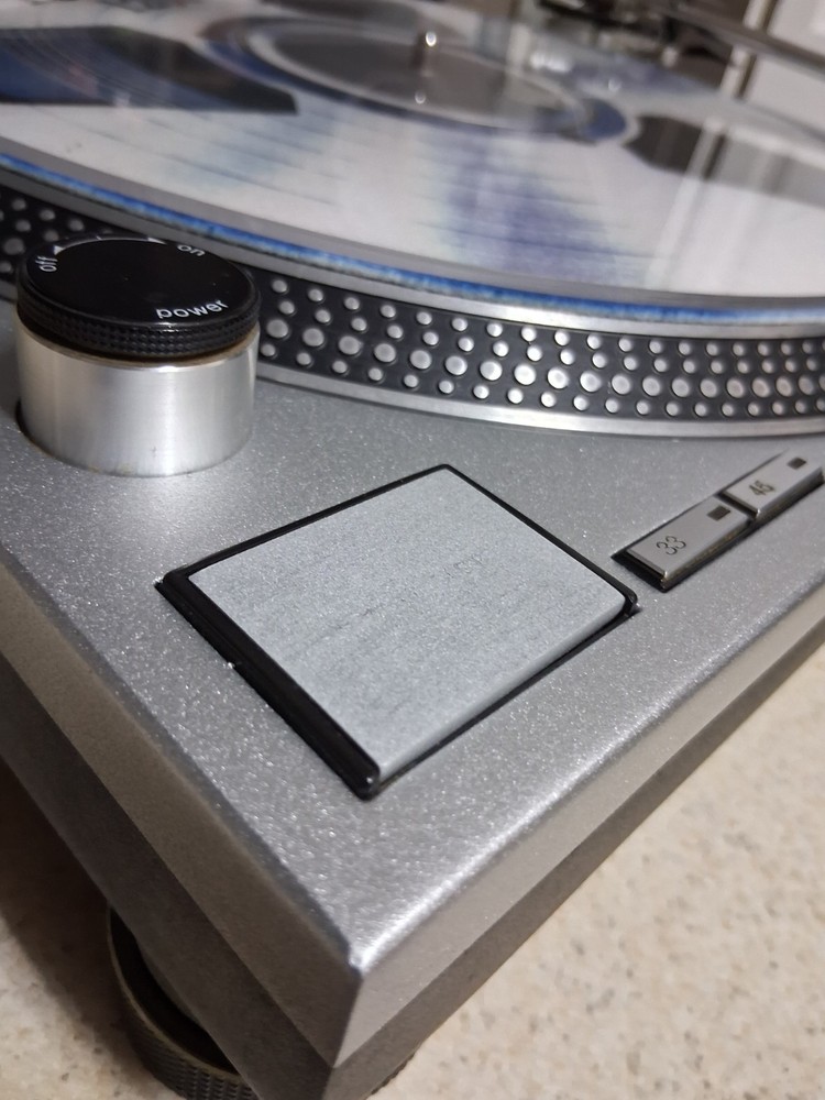 Technics SL1200Mk2 Turntable - Refurbished and Fully Functional
