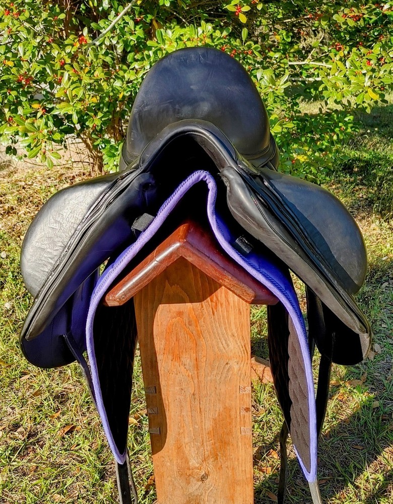 Arion D4 /18"/Dressage Saddle UC281