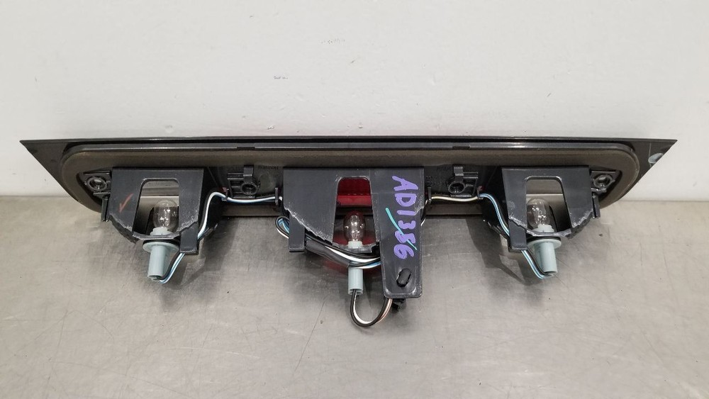 12 CHEVY SILVERADO 1500 HIGH MOUNTED STOP LIGHT