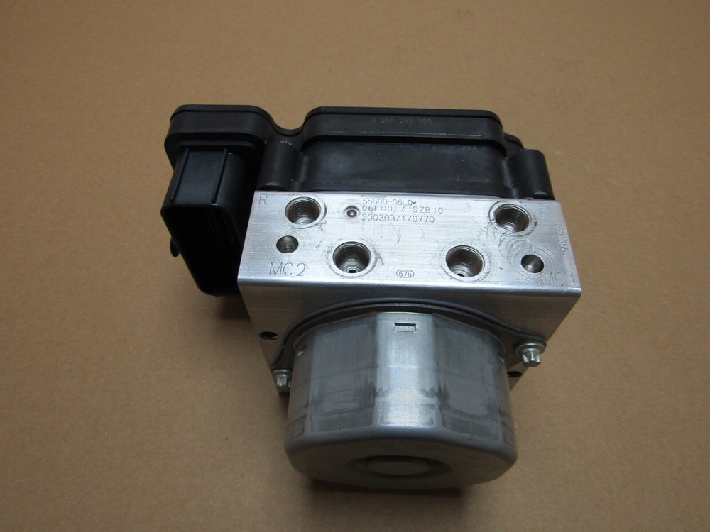 Suzuki DL1050 V-Strom 2021 265 miles ABS control unit module (5409)