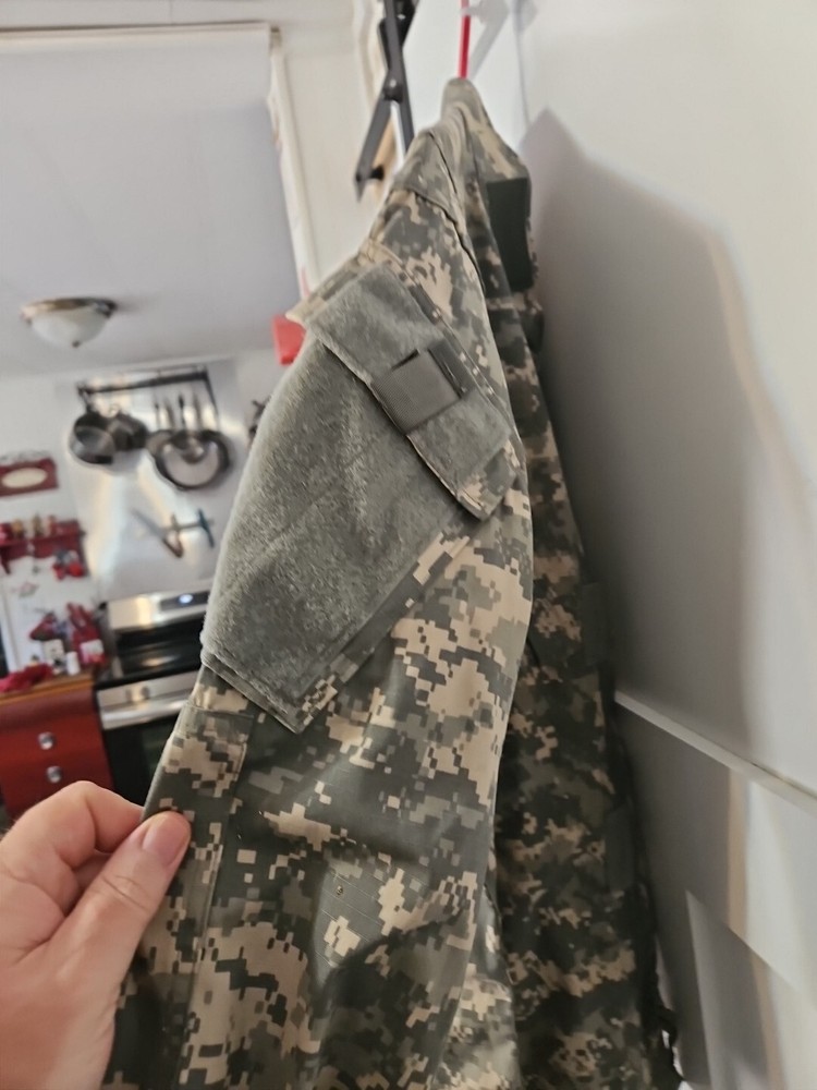 Army Combat Uniform Coat Mens Small Regular Digital Camo Read Description