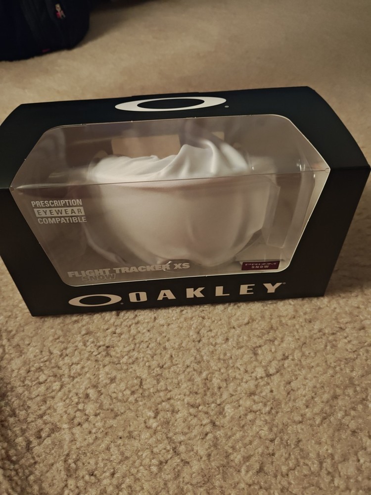 Oakley Flight Tracker XS Matte White Prism Dark Grey NWT B2