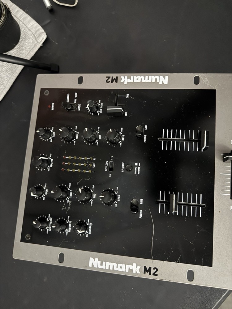 Numark M2 Professional Scratch Mixer