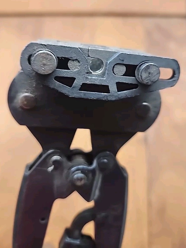 AMP 69667 - K HAND RATCHET CRIMPER CRIMPING TOOL