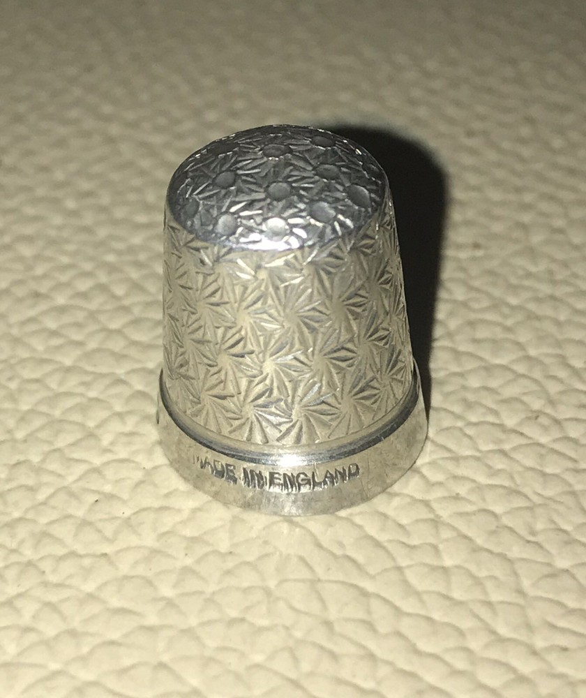 ANTIQUE SOLID SILVER SIZE 10 THIMBLE - 1.8g