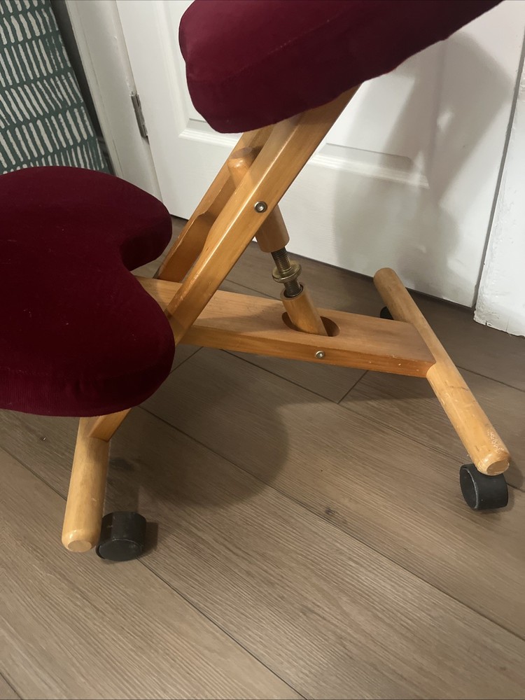 Ergonomic Kneeling Chair