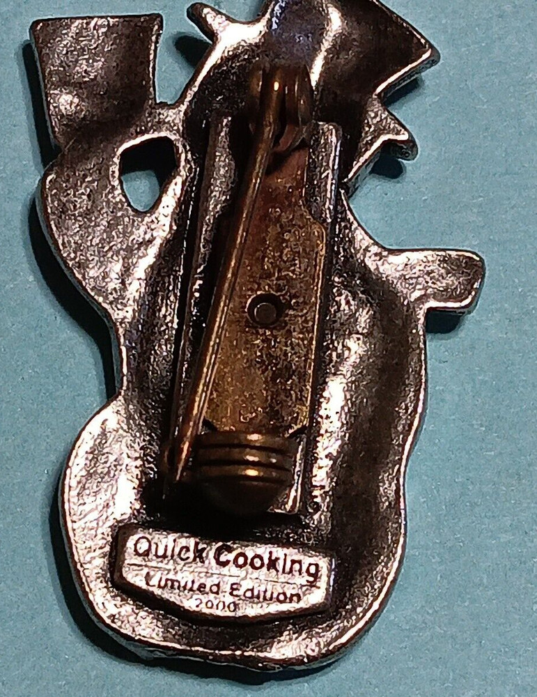 2 PCS Quick Cooking Pewter Pins Gingerbread 2002 Snowman 2000 1"