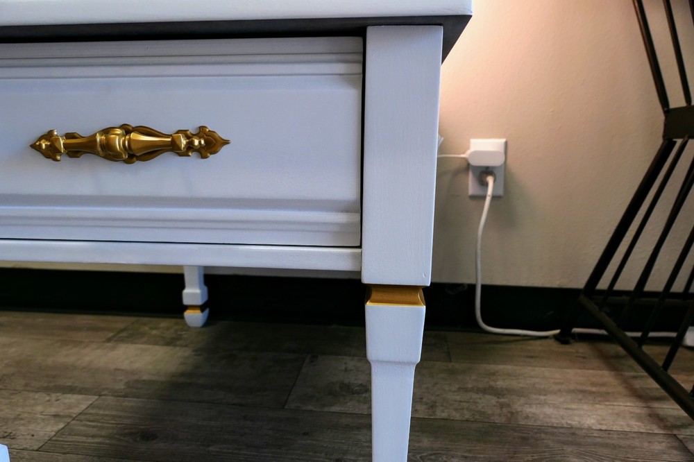 25 White & Gold Solid Wood End Table With Drawer | Bedside | Couch