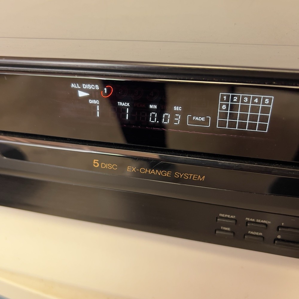 SONY CDP-C365 Stereo Multi 5 CD Player Tested Working