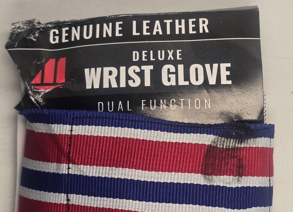 Master Deluxe Wrist Bowling Glove Right Hand Medium READ