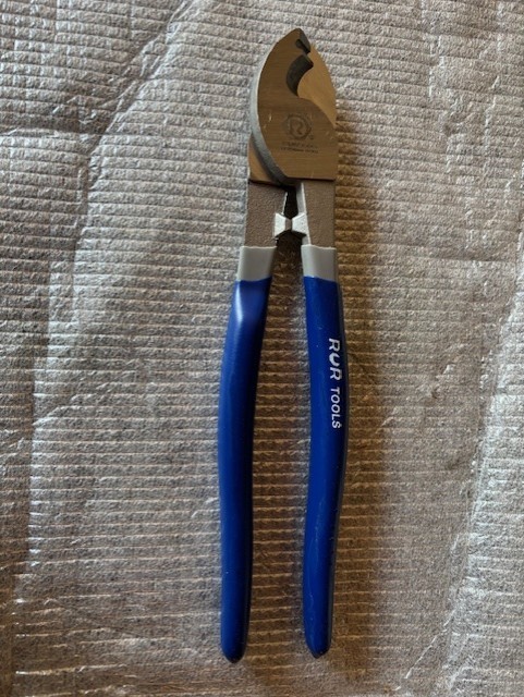 RUR 9" CUTTING HAND TOOLS CABLE / WIRE CUTTERS - NEW - Pliers