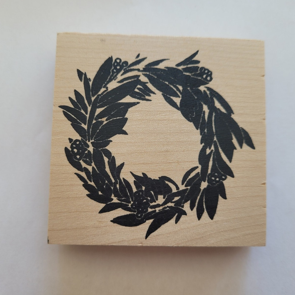 Wreath with Berries Mounted Rubber Stamp