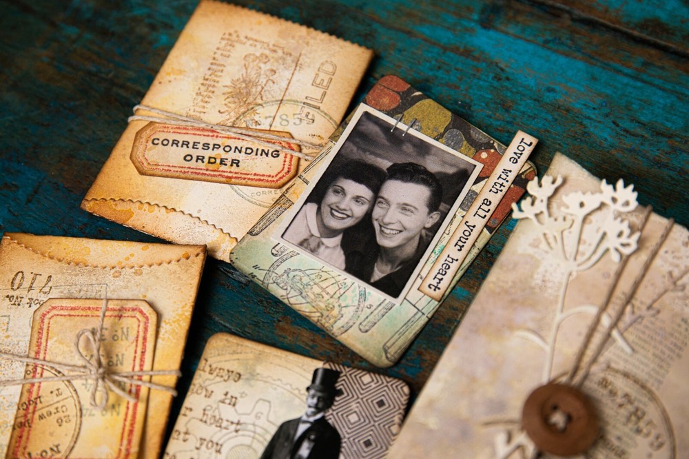 Sizzix Thinlits 5pc Pillow Box #666568 Retail $20.99 by Tim Holtz Vault