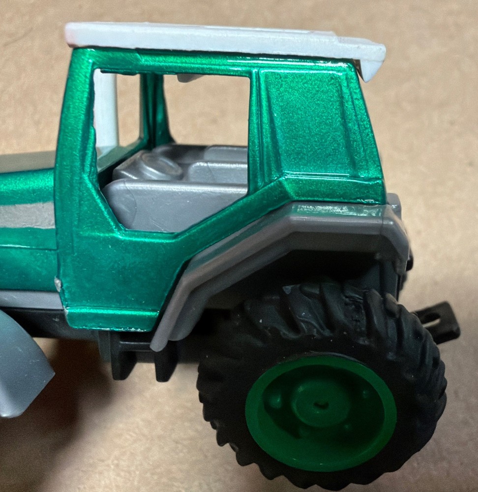 Green Farm Tractor High Speed