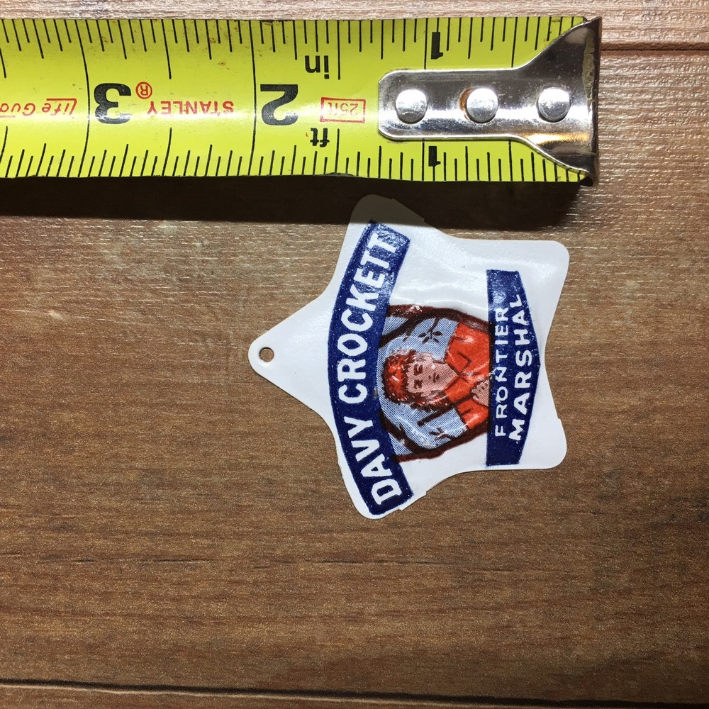 DAVY CROCKETT Frontier Marshall VINTAGE BADGE