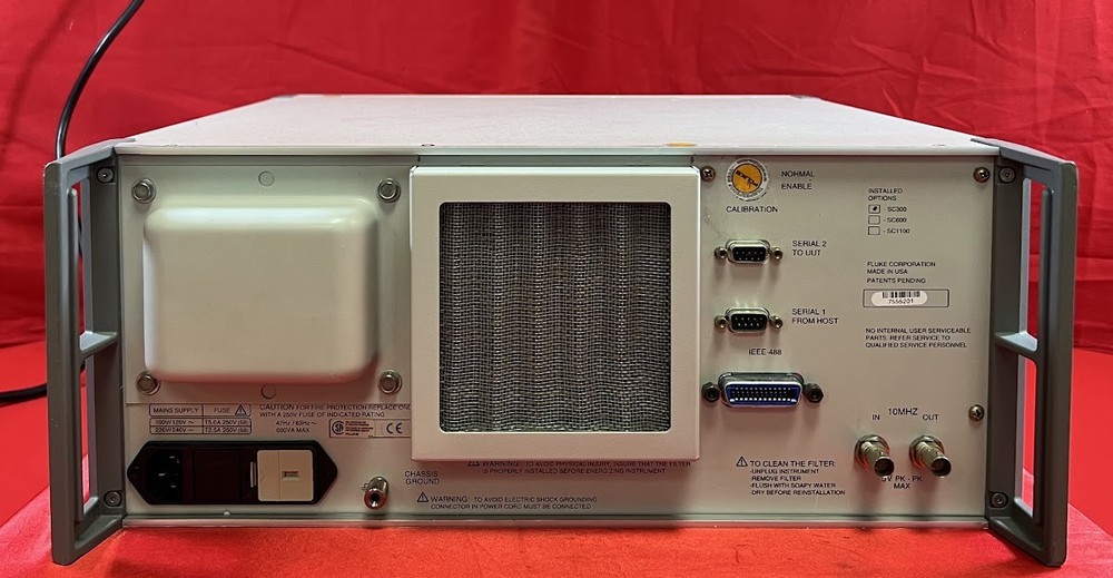 Fluke 5520A 7555201 Multi-Function Calibrator