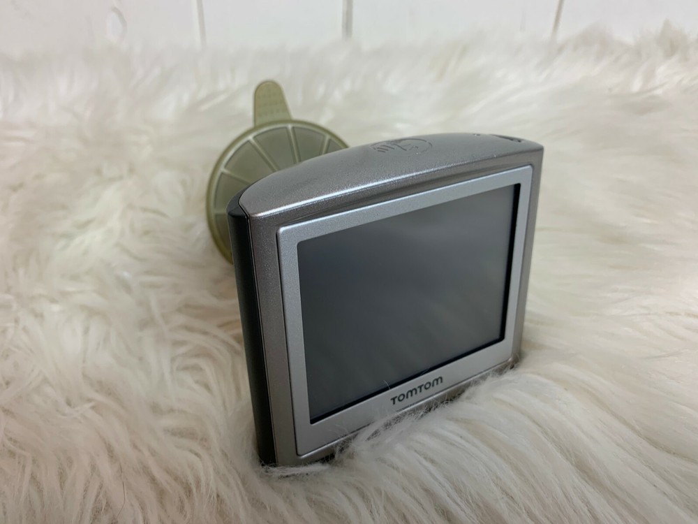 TomTom One 3rd Edition GPS Lighter Adapter Mount Vehicle Navigation Unit Bundle