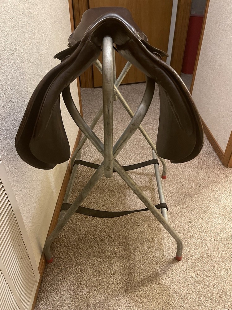 17 Collegiate Hunter/Jumper Saddle