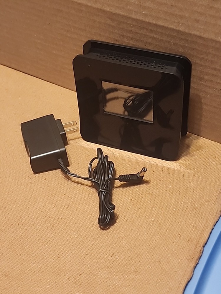 Securifi Almond Touchscreen Wireless N Router Range Extender & Power Adapter