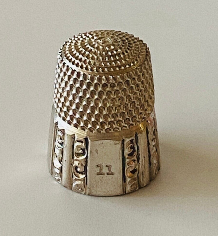 Vintage Sterling Silver Simons Bros Thimble #11 Panel Scroll Design 59