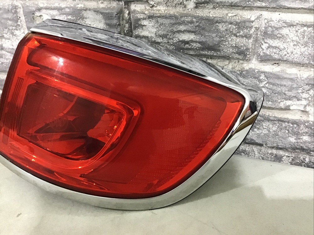 2013-2017 Buick Enclave Tail Light Right (passenger Side) OEM, COMPLETE