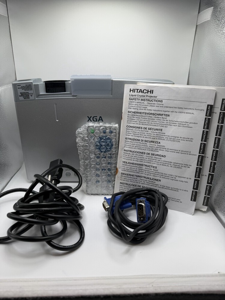 Hitachi CP-X275 LCD Projector