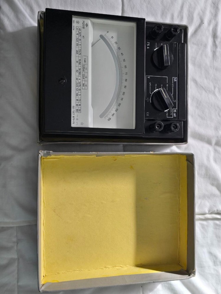 Vintage soviet analog device Voltmeter Ammeter Voltammeter M2018 Bakelite USSR