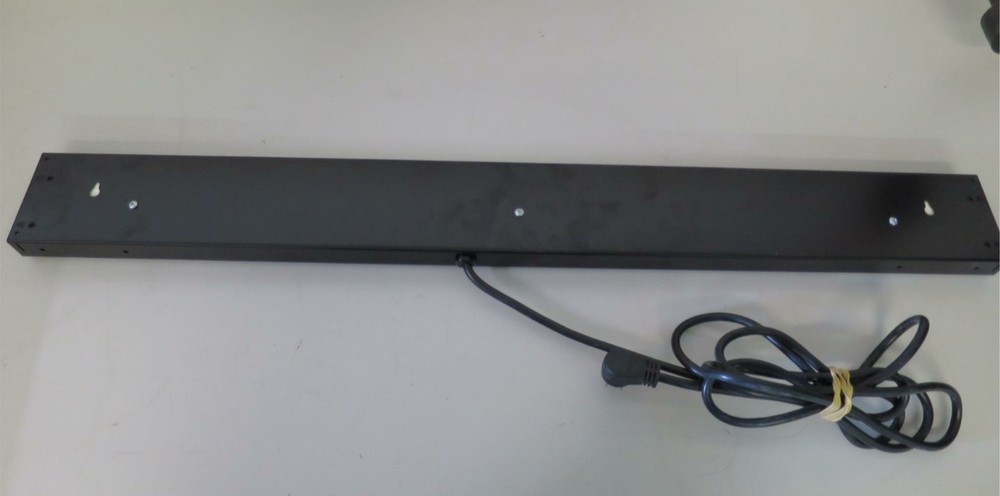 Universal Under Cabinet Task Lighting 36" x 4" x 1"