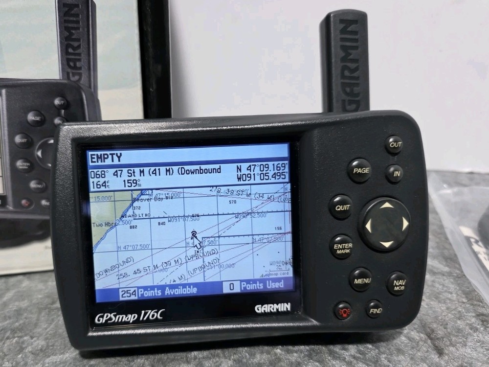 GARMIN GPSMAP 176C Color Marine Chartplotter w/ Cables, Manual, Box, Data Card