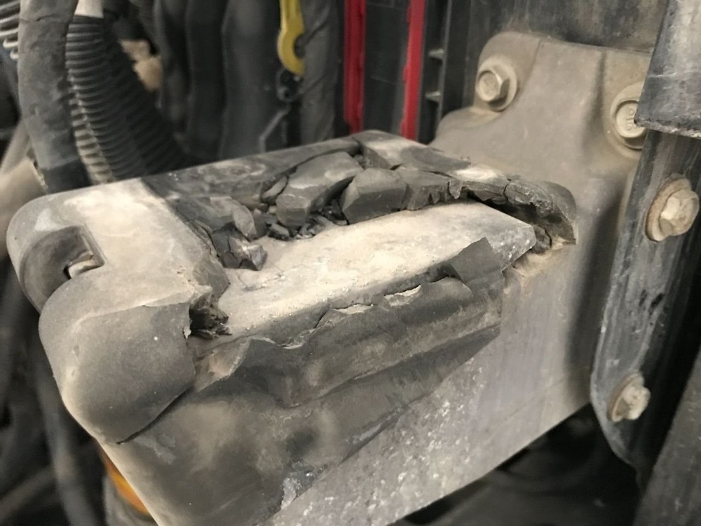 Kenworth T680 Left/Driver Hood Rest - Used