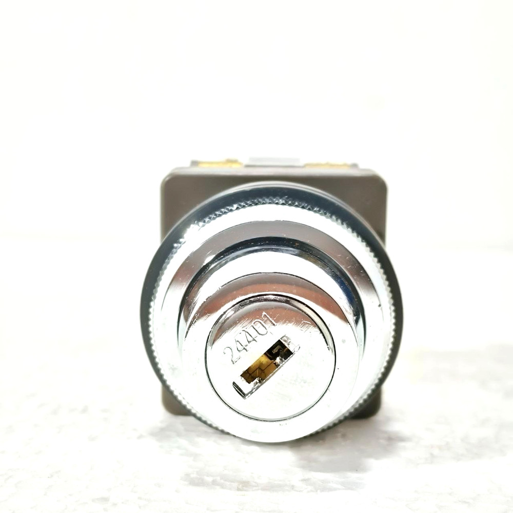 IDEC SELECTOR SWITCH ASN3K11 NEW