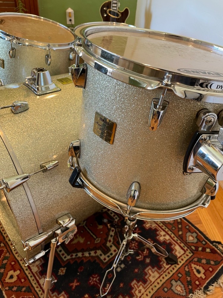 Yamaha Maple Custom Absolute Silver Sparkle Kit