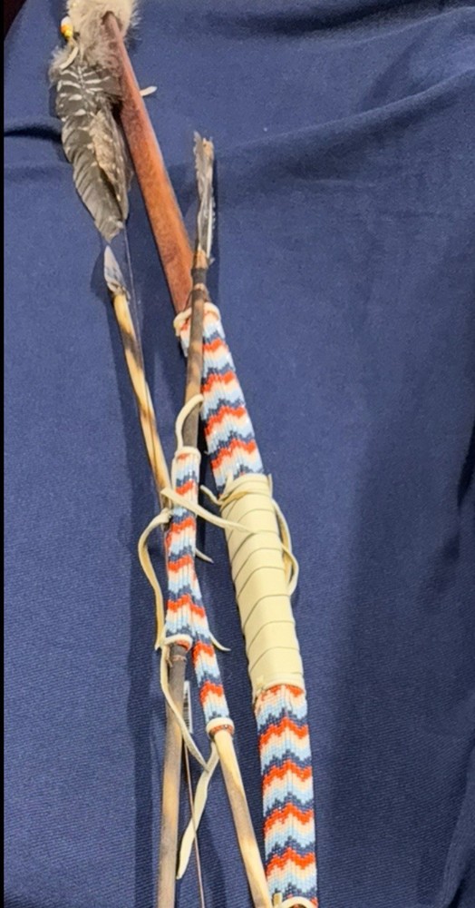 NATIVE AMERICAN BOW & Arrow