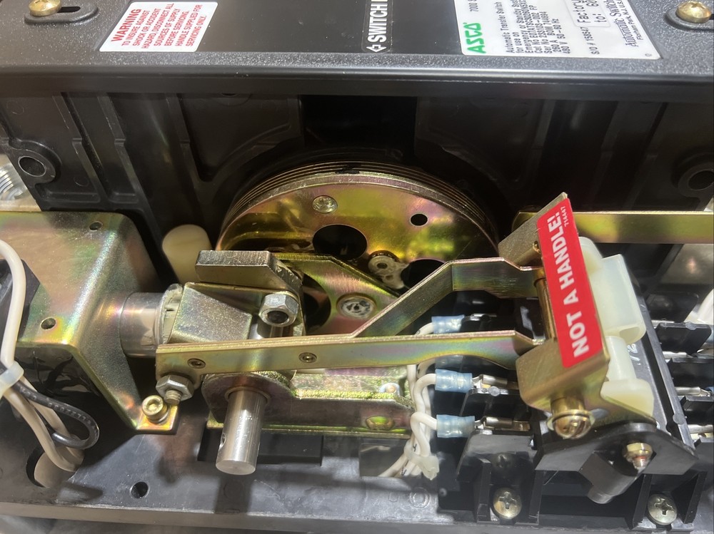 ASCO AUTOMATIC TRANSFER SWITCH Cat No E07ATSC30260N5XC Nos Surplus. Fresh Pull