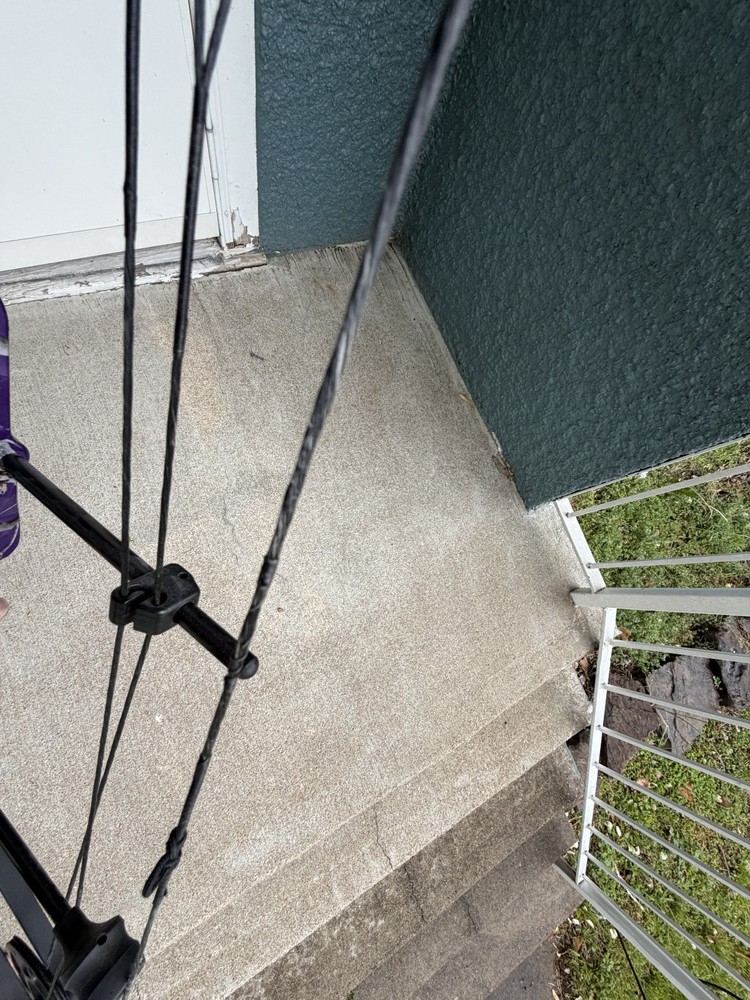 G5 Quest Radical youth compound bow (barely used)