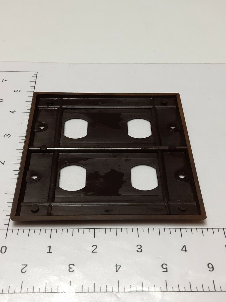 VINTAGE LEVITON BAKELITE DESPARD WALL PLATE (NOS)