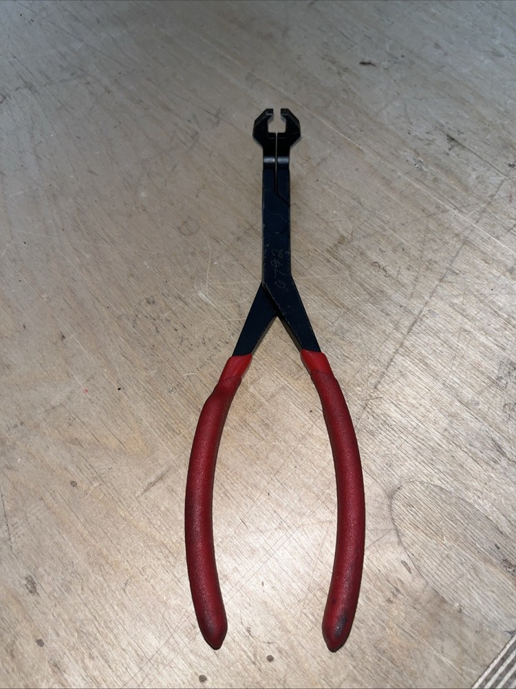 Matco tools SPR231 push pin angled removal pliers Red Handle