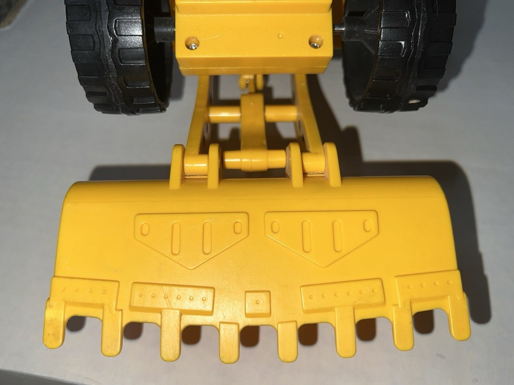 Toy State Industrial CAT Caterpillar Construction Front Loader Toy