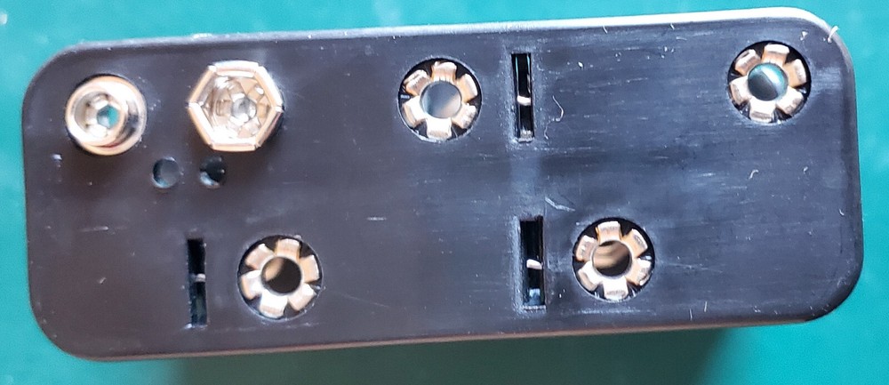Battery Holder 10xAA PRO POWER 28-12573