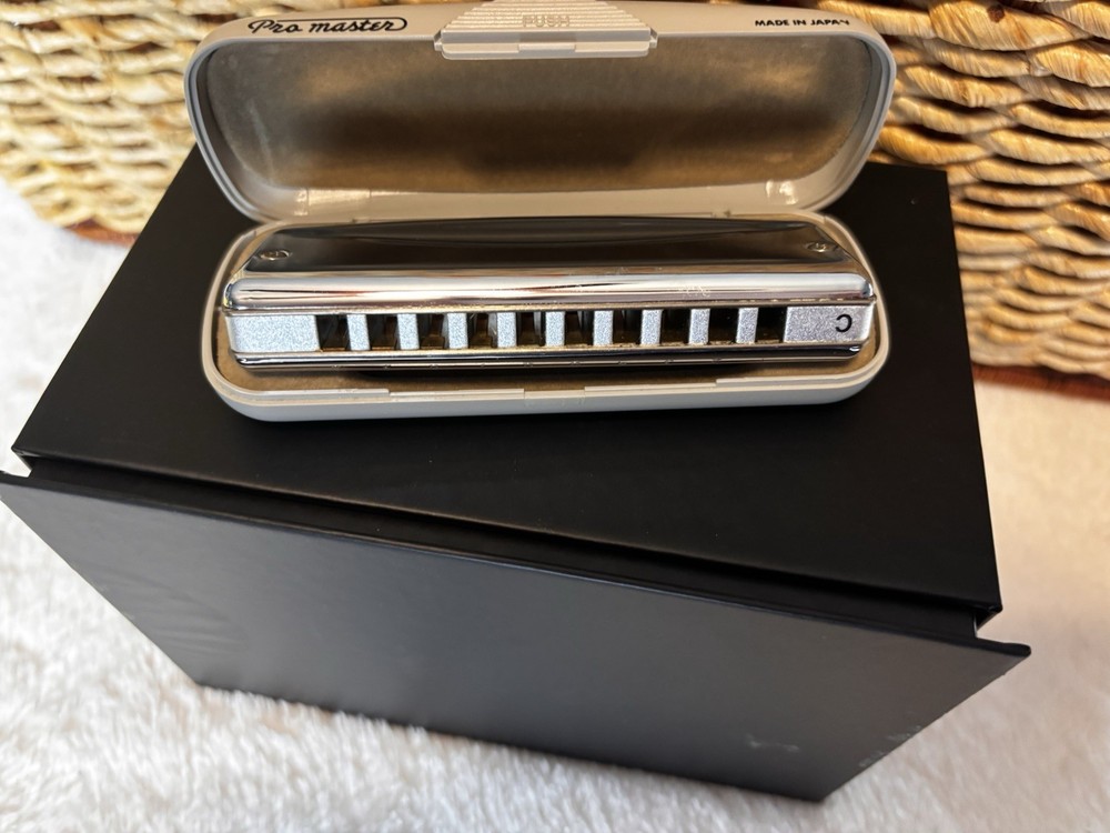 Suzuki, MR-350  pro master Harmonica Key of C Harmonica
