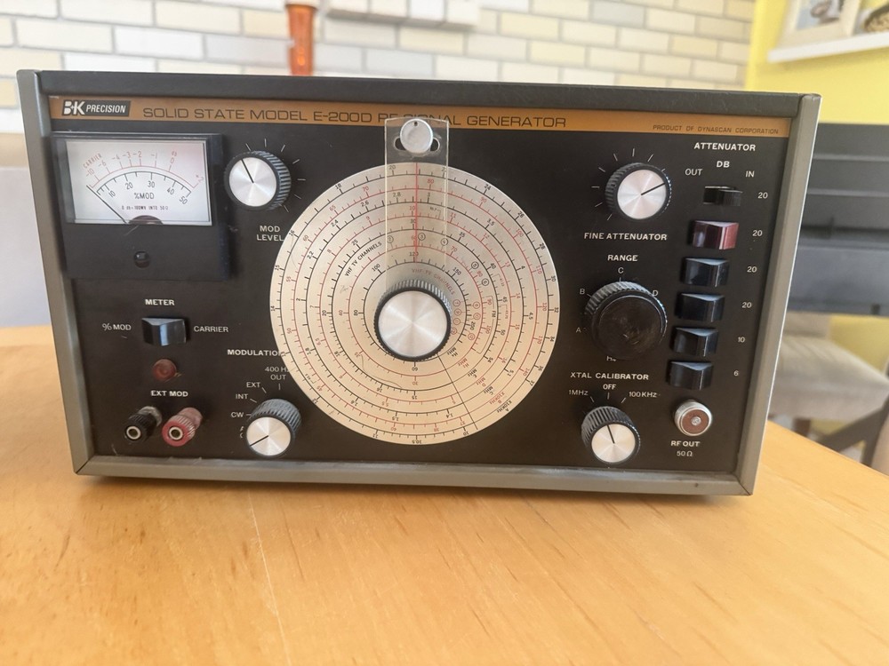 B & K Precision Solid State Model E 200D RF Signal Generator E-200D Powers On