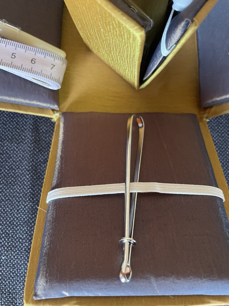 Classic Satin Lined Sewing Box Needles, Thread, Scissors And More (EA7)