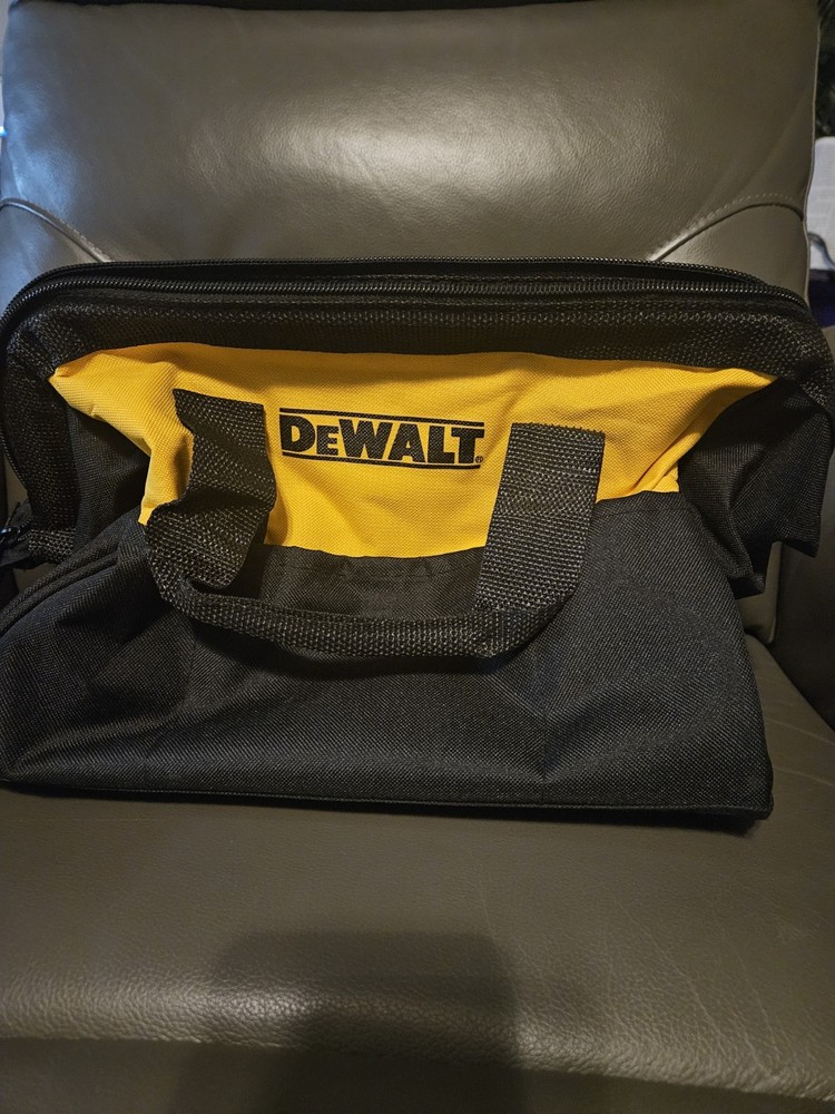 DEWALT Heavy Duty medium size tool bag