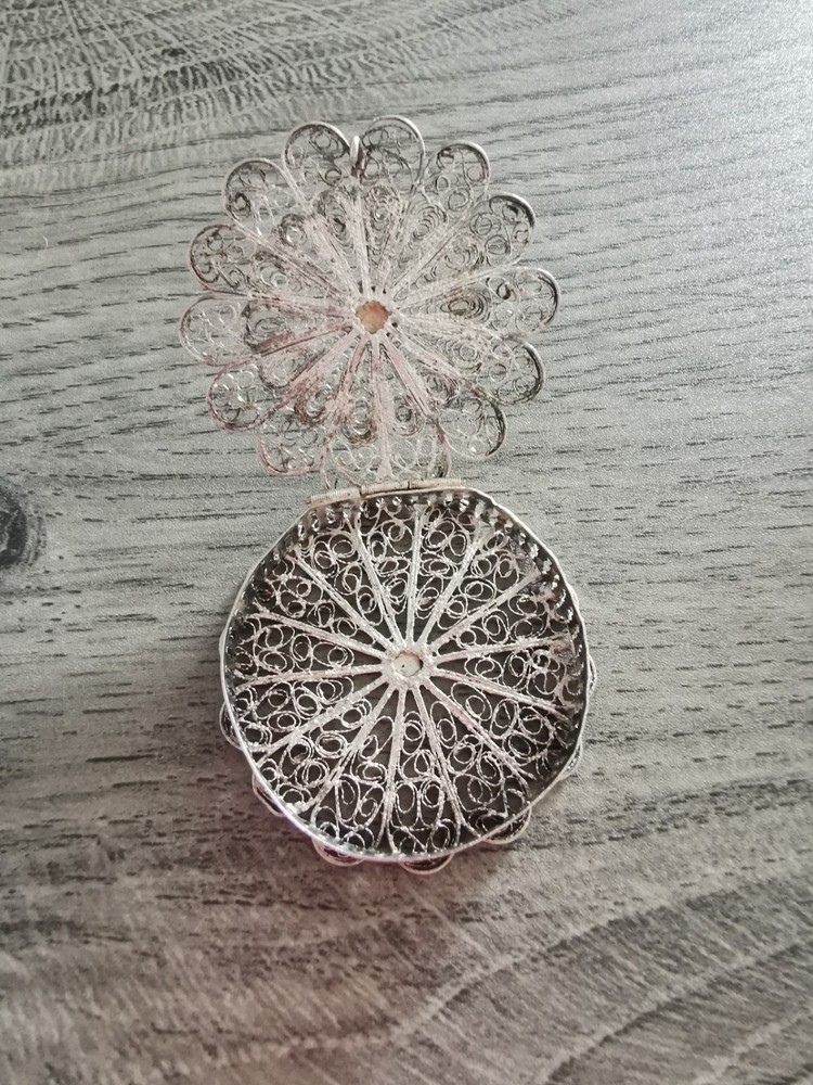 Antique Filigree Silver Hinged Snuff Pot