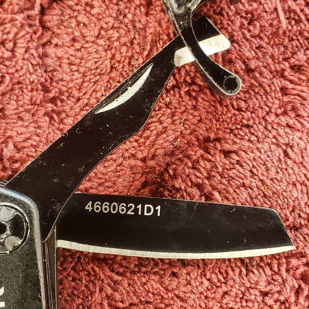 Lot of 2 Gerber Multi Tool Dime multiplier Black read