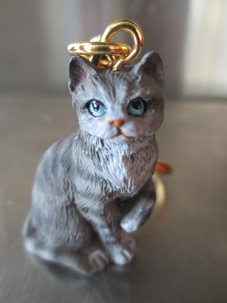 SILVER TABBY CAT ~ KEY CHAIN